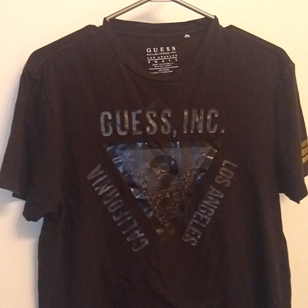 Guess tshirt